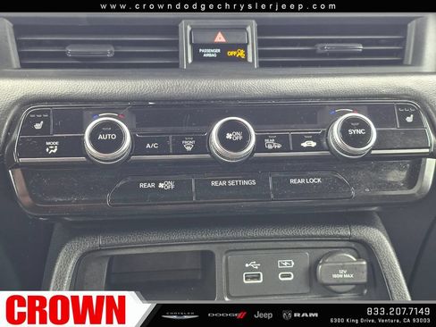 Used 2025 Honda Pilot TrailSport image 29