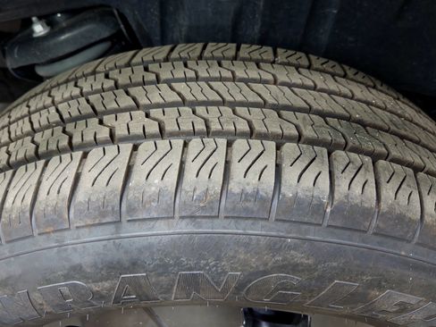 Used 2025 Ford F150 Lightning Flash AWD/4WD image 36