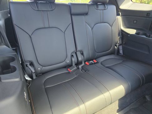 Used 2025 Honda Pilot TrailSport image 22