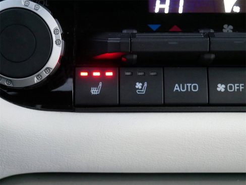 Used 2023 Toyota Sequoia Capstone image 21