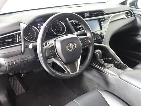 Used 2018 Toyota Camry SE image 6