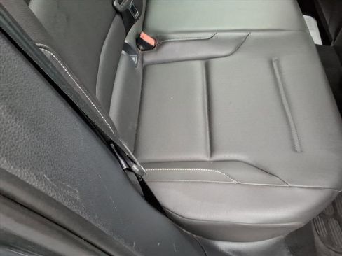 Used 2015 Volkswagen Golf TDI S image 21