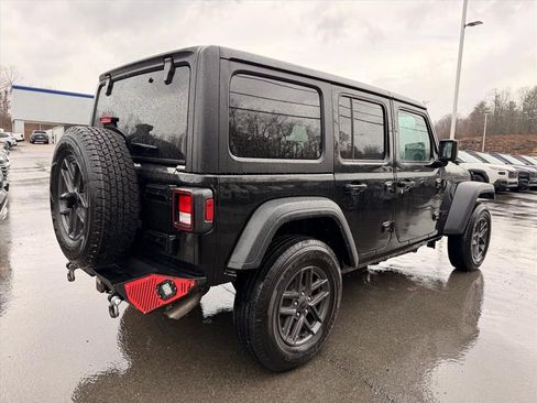 Used 2024 Jeep Wrangler Sport S image 9