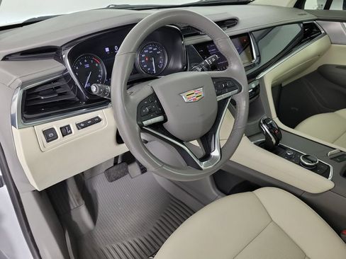 Used 2024 Cadillac XT6 Premium Luxury w/ Technology Package FWD image 19