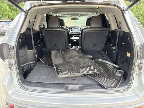 Used 2016 Toyota Highlander Limited AWD/4WD image 12