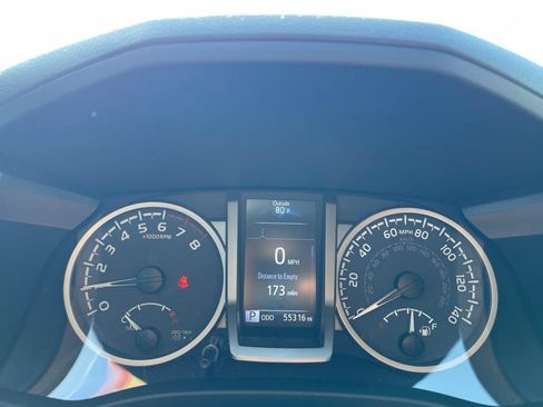 Used 2023 Toyota Tacoma SR5 AWD/4WD image 10