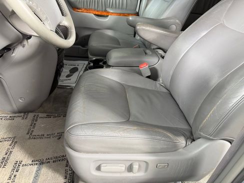 Used 2006 Toyota Sienna FWD image 10