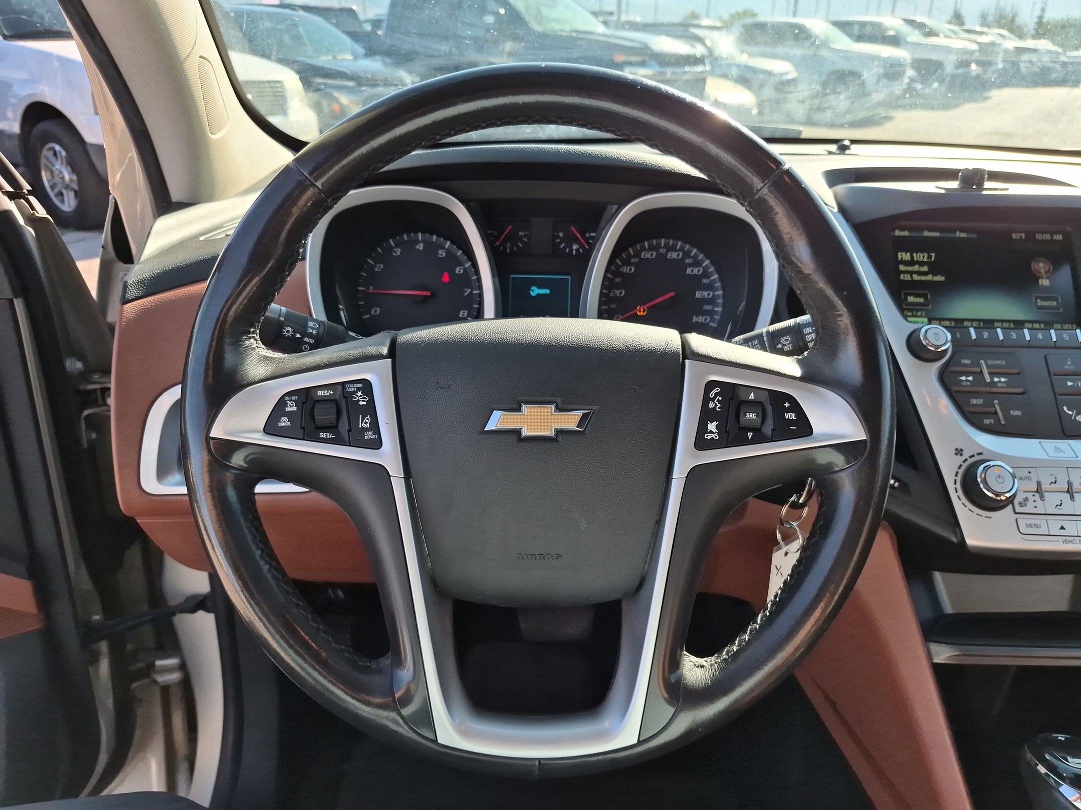 Used 2016 Chevrolet Equinox LTZ w/ Enhanced Convenience Package FWD image 17