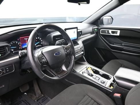 Used 2020 Ford Explorer XLT AWD/4WD image 20