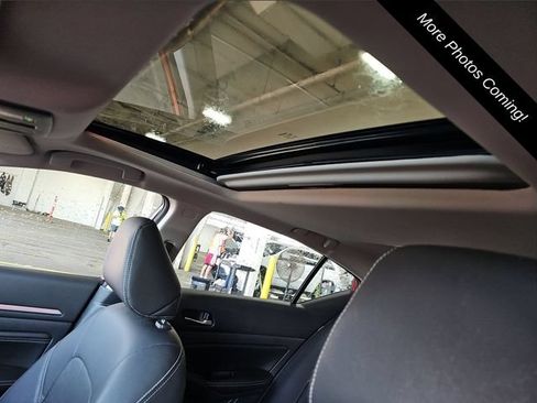 Used 2023 Nissan Altima 2.5 SL FWD image 8