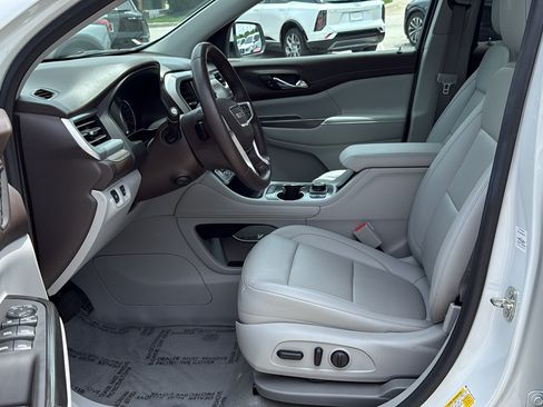 Used 2021 GMC Acadia SLT w/ Premium Package FWD image 8
