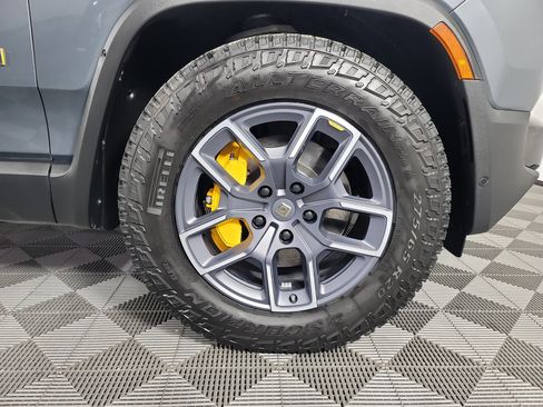 Used 2023 Rivian R1T Adventure image 11