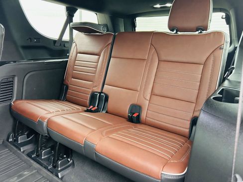 Used 2023 GMC Yukon XL Denali Ultimate w/ LPO, Floor Liner Package AWD/4WD image 37