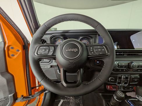 New 2025 Jeep Gladiator Rubicon w/ Convenience Group image 19