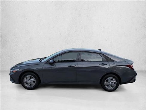 New 2026 Hyundai Elantra SE FWD image 5