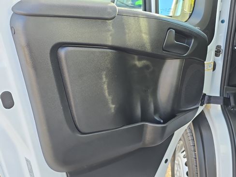 Used 2025 RAM ProMaster 2500 w/ Convenience Group image 11