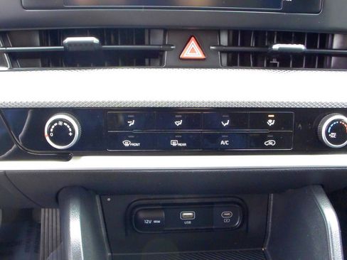 Used 2025 Kia Sportage LX FWD image 20