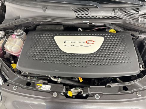 Used 2018 FIAT 500 e image 32