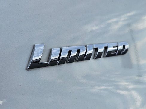 Used 2021 Toyota 4Runner Limited image 14