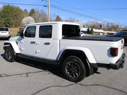 Used 2022 Jeep Gladiator Overland w/ Popular Equipment Package image 3