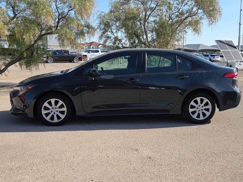 Used 2025 Toyota Corolla LE FWD image 5