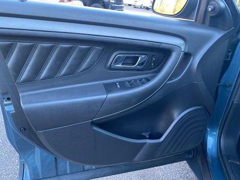 Used 2010 Ford Taurus SEL image 17