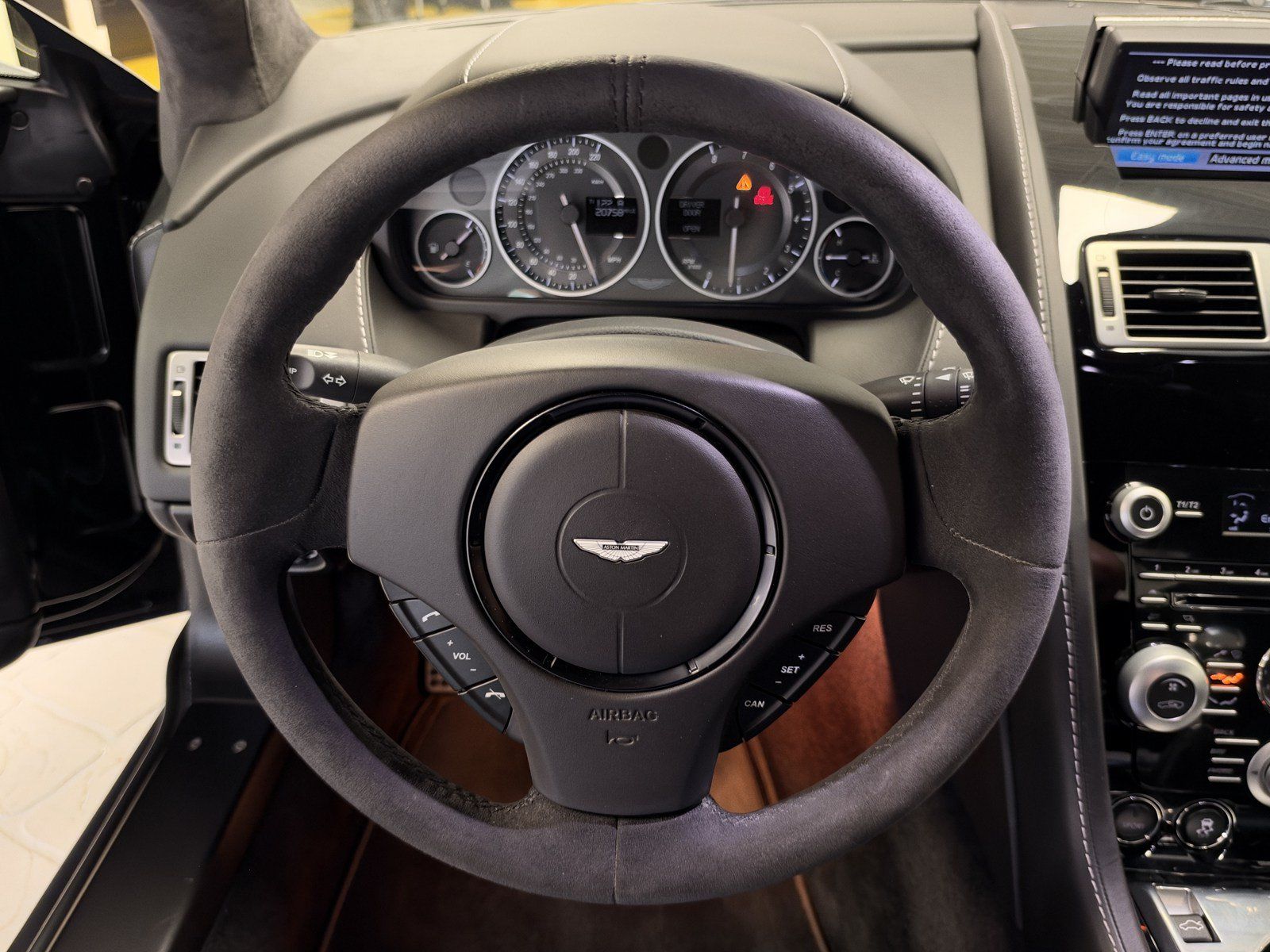 Used 2011 Aston Martin V12 Vantage Carbon Black RWD image 11