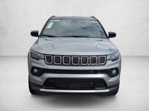 Used 2024 Jeep Compass Limited image 2