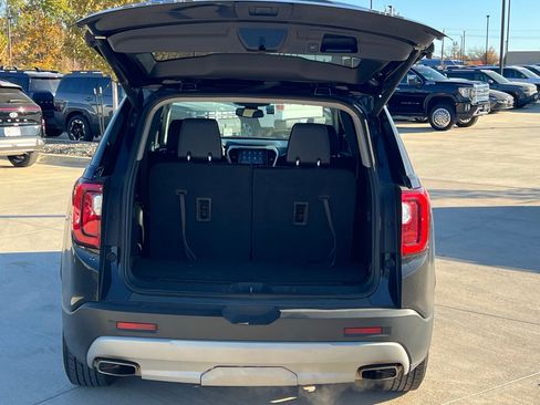 Used 2023 GMC Acadia SLT image 15