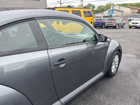 Used 2013 Volkswagen Beetle 2.5 FWD image 10