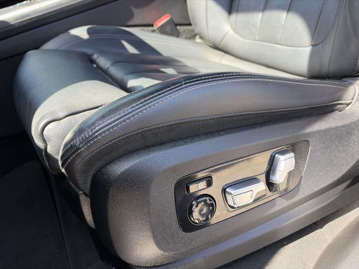 Used 2019 BMW X5 xDrive50i w/ M Sport Package AWD/4WD image 9