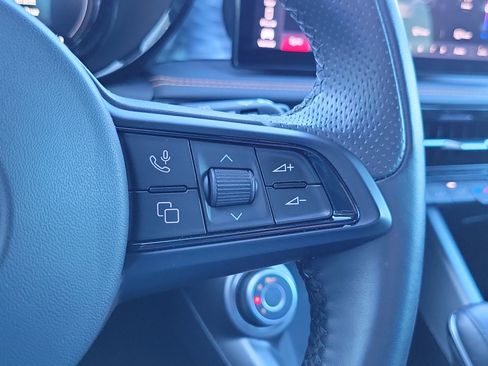 Used 2024 Alfa Romeo Tonale Ti image 14