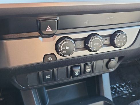 Used 2019 Toyota Tacoma SR5 RWD image 16
