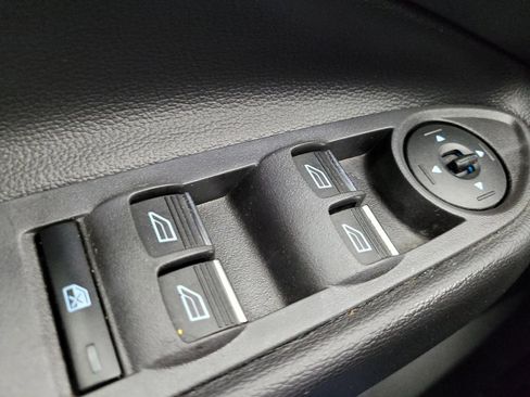 Used 2019 Ford Escape SE image 27