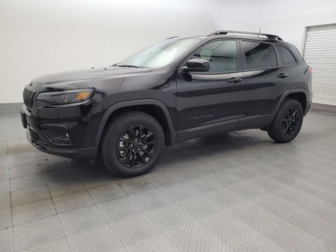 Used 2023 Jeep Cherokee Altitude Lux image 2