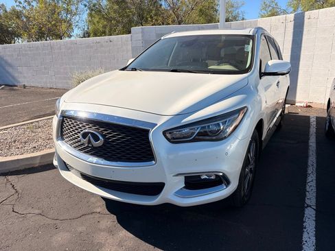 Used 2019 INFINITI QX60 Luxe w/ Essential Package FWD image 1