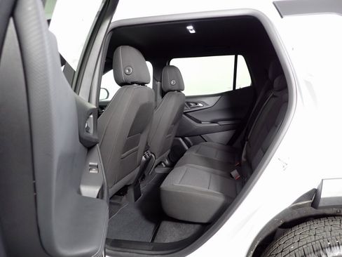 New 2025 Chevrolet Equinox LT w/ Safety and Technology Package image 29