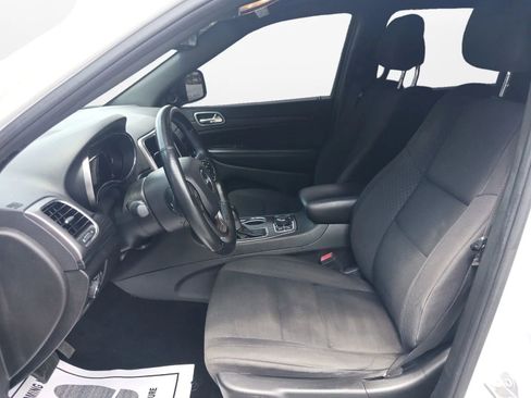 Used 2019 Jeep Grand Cherokee Laredo image 12