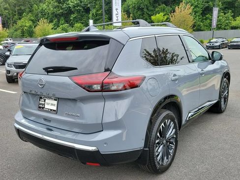 Used 2025 Nissan Rogue Platinum FWD image 4