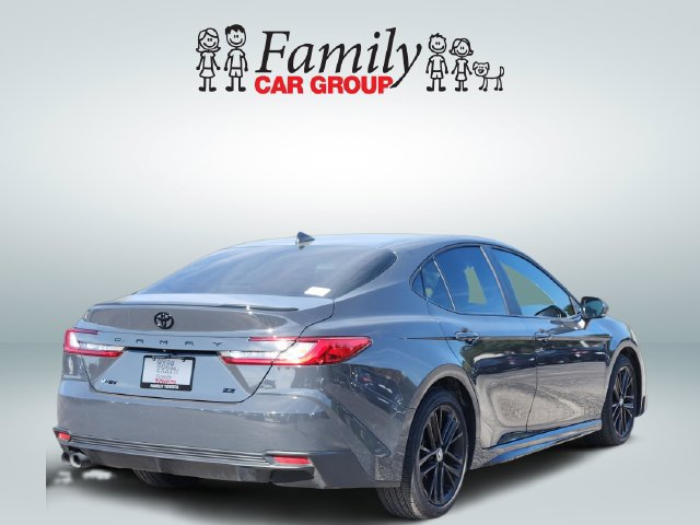 Used 2025 Toyota Camry SE w/ Convenience Package FWD image 4