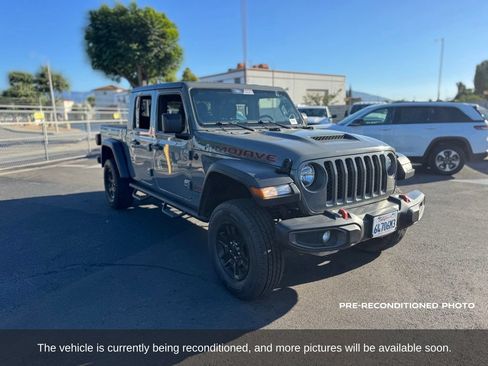 Used 2022 Jeep Gladiator Mojave w/ Cold Weather Group AWD/4WD image 8