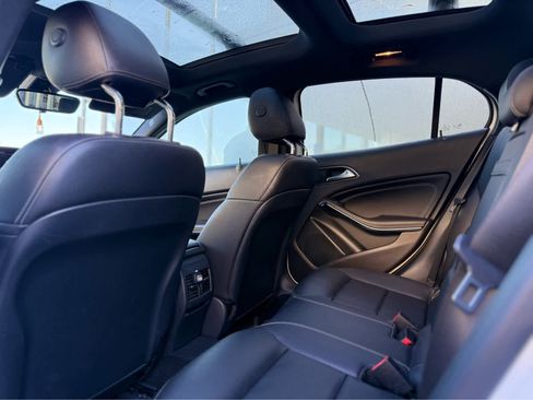 Used 2019 Mercedes-Benz GLA 250 4MATIC image 6