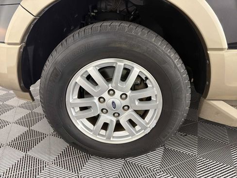 Used 2011 Ford Expedition XLT w/ 202A Rapid Spec Order Code RWD image 10