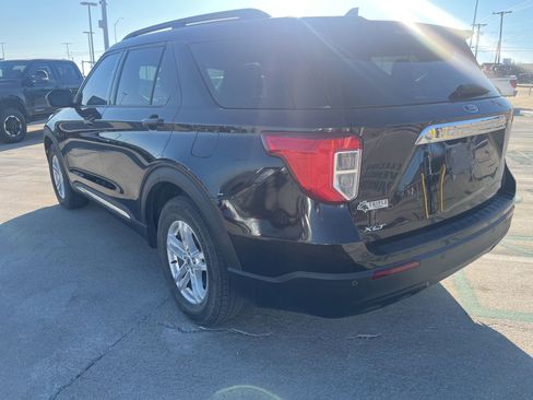 Used 2023 Ford Explorer XLT image 5