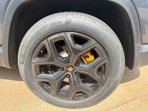 Used 2023 Rivian R1S Adventure AWD/4WD image 12