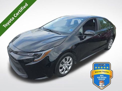 Used 2025 Toyota Corolla LE FWD image 1