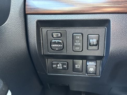 Used 2018 Toyota Tundra Limited w/ Limited Premium Package AWD/4WD image 21