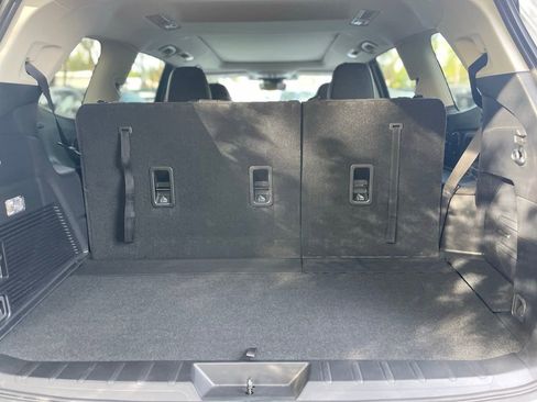 Used 2023 Subaru Ascent Limited w/ Technology Package image 19