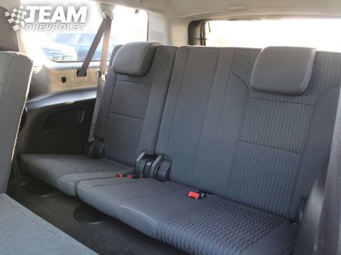 Used 2016 Chevrolet Suburban LS image 21