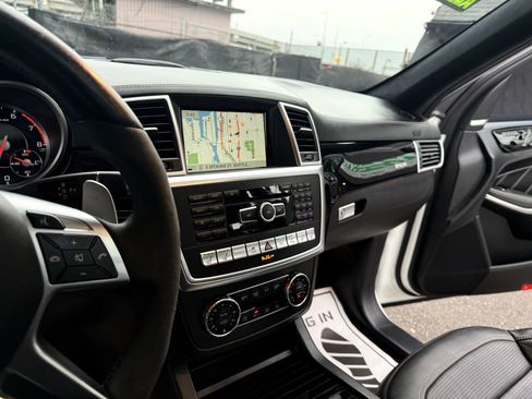 Used 2016 Mercedes-Benz GL 63 AMG 4MATIC image 10